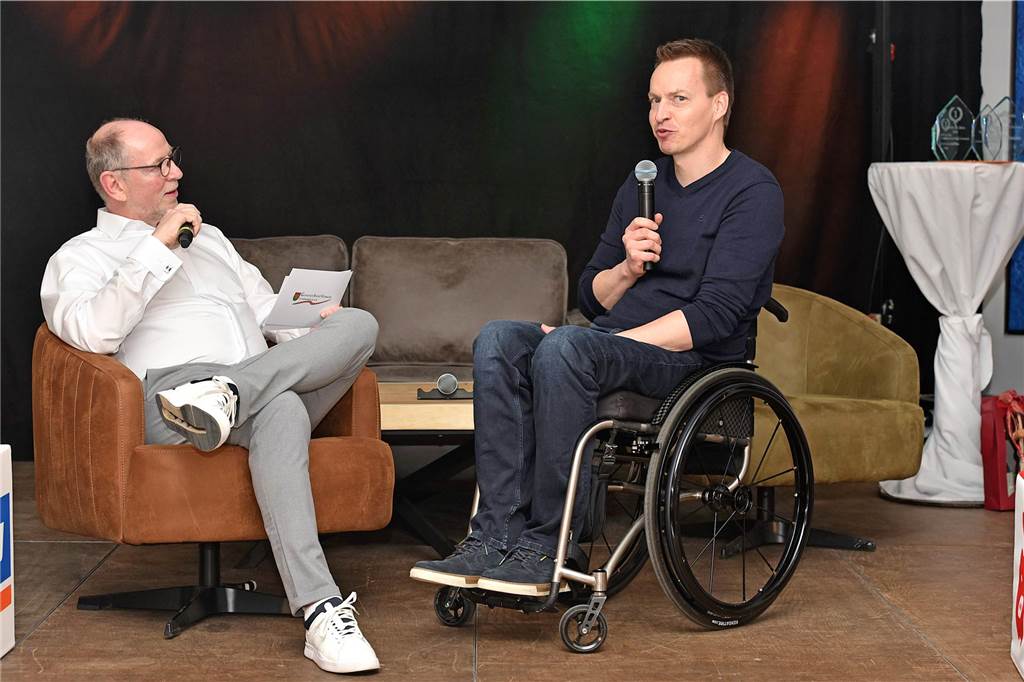 Ein Gewinner, nicht nur im Sport: Björn Lohmann erhielt den Ehrenpreis Thorsten Schröder interviewt Björn Lohmann