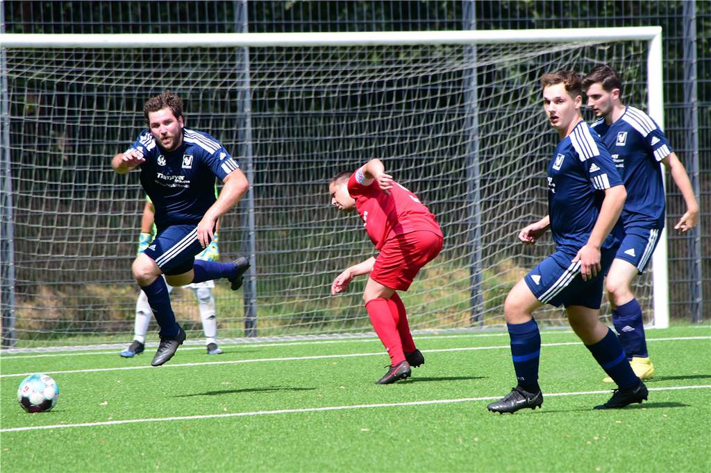 Bei der Stadtmeisterschaft der Reserven zogen am ersten Tag der TuS Haltern, SV Bossendorf, SV Lippramsdorf und Concordia Flaesheim ins Halbfinale ein. Jedes der acht Halterner Teams war am Samstag dreimal im Einsatz.