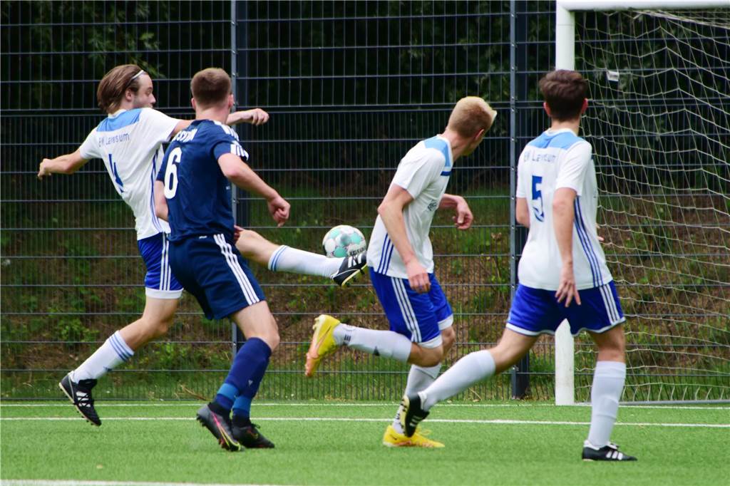 Bei der Stadtmeisterschaft der Reserven zogen am ersten Tag der TuS Haltern, SV Bossendorf, SV Lippramsdorf und Concordia Flaesheim ins Halbfinale ein. Jedes der acht Halterner Teams war am Samstag dreimal im Einsatz.
