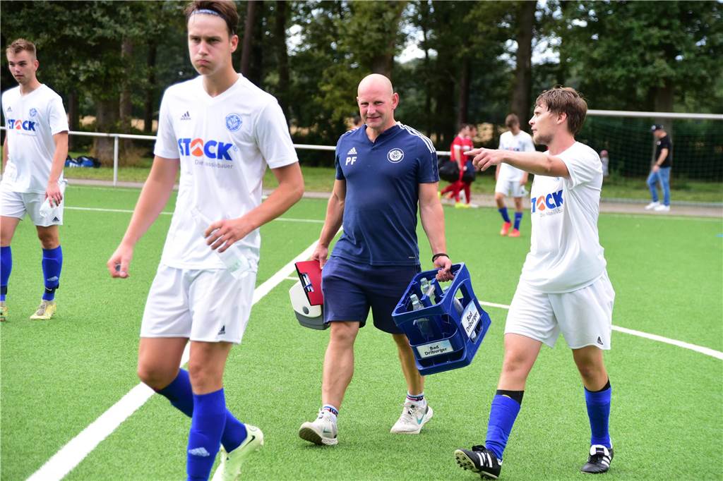 Bei der Stadtmeisterschaft der Reserven zogen am ersten Tag der TuS Haltern, SV Bossendorf, SV Lippramsdorf und Concordia Flaesheim ins Halbfinale ein. Jedes der acht Halterner Teams war am Samstag dreimal im Einsatz.