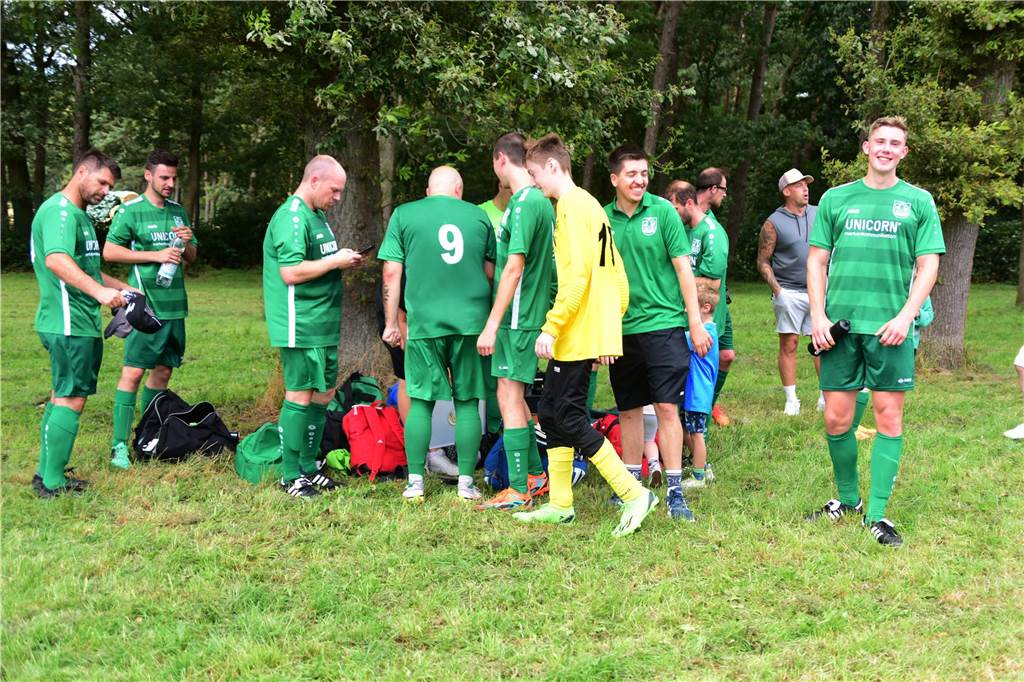Bei der Stadtmeisterschaft der Reserven zogen am ersten Tag der TuS Haltern, SV Bossendorf, SV Lippramsdorf und Concordia Flaesheim ins Halbfinale ein. Jedes der acht Halterner Teams war am Samstag dreimal im Einsatz.
