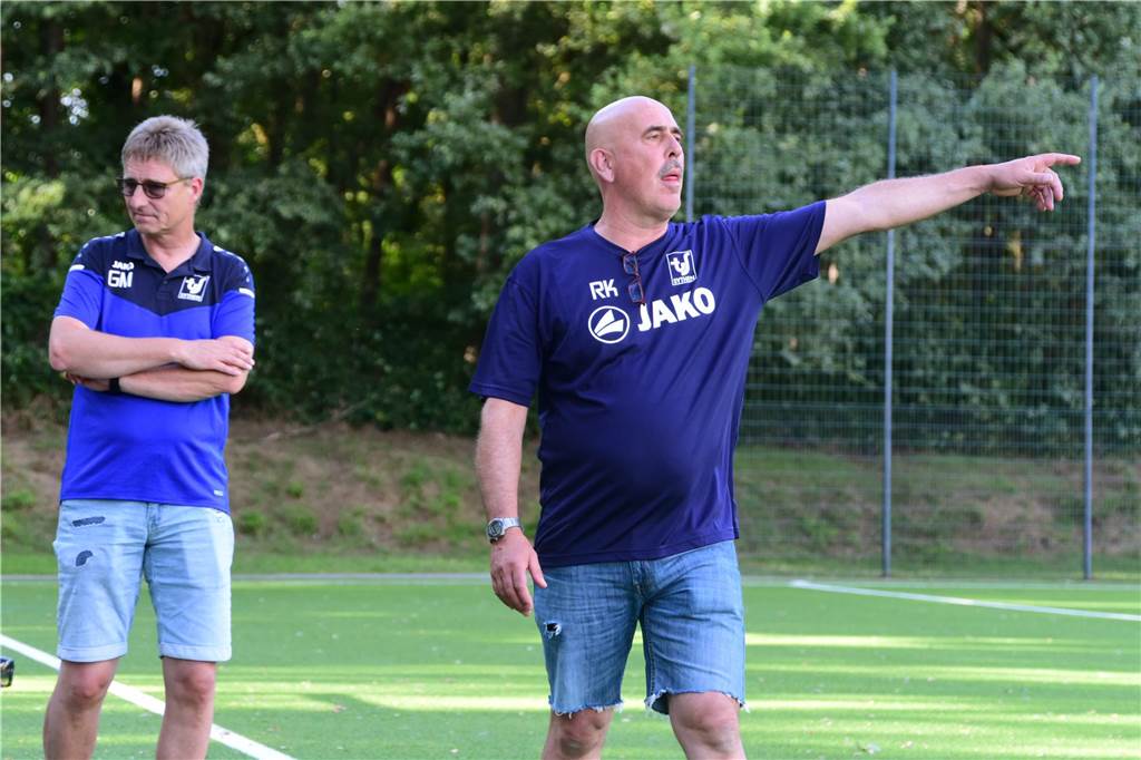 Bei der Stadtmeisterschaft der Reserven zogen am ersten Tag der TuS Haltern, SV Bossendorf, SV Lippramsdorf und Concordia Flaesheim ins Halbfinale ein. Jedes der acht Halterner Teams war am Samstag dreimal im Einsatz.