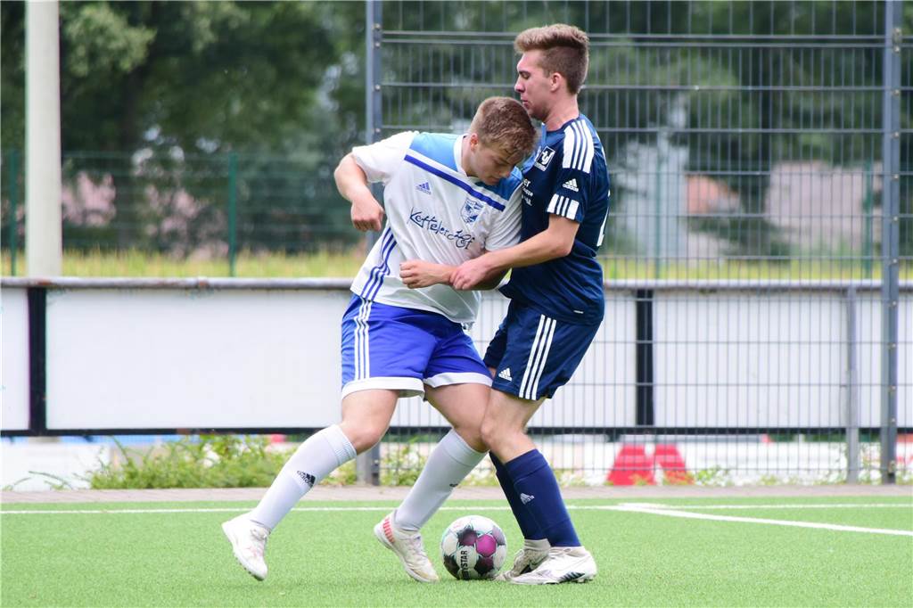 Bei der Stadtmeisterschaft der Reserven zogen am ersten Tag der TuS Haltern, SV Bossendorf, SV Lippramsdorf und Concordia Flaesheim ins Halbfinale ein. Jedes der acht Halterner Teams war am Samstag dreimal im Einsatz.
