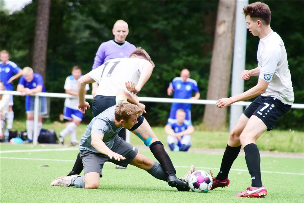 Bei der Stadtmeisterschaft der Reserven zogen am ersten Tag der TuS Haltern, SV Bossendorf, SV Lippramsdorf und Concordia Flaesheim ins Halbfinale ein. Jedes der acht Halterner Teams war am Samstag dreimal im Einsatz.