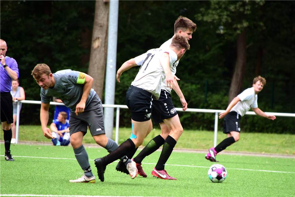 Bei der Stadtmeisterschaft der Reserven zogen am ersten Tag der TuS Haltern, SV Bossendorf, SV Lippramsdorf und Concordia Flaesheim ins Halbfinale ein. Jedes der acht Halterner Teams war am Samstag dreimal im Einsatz.