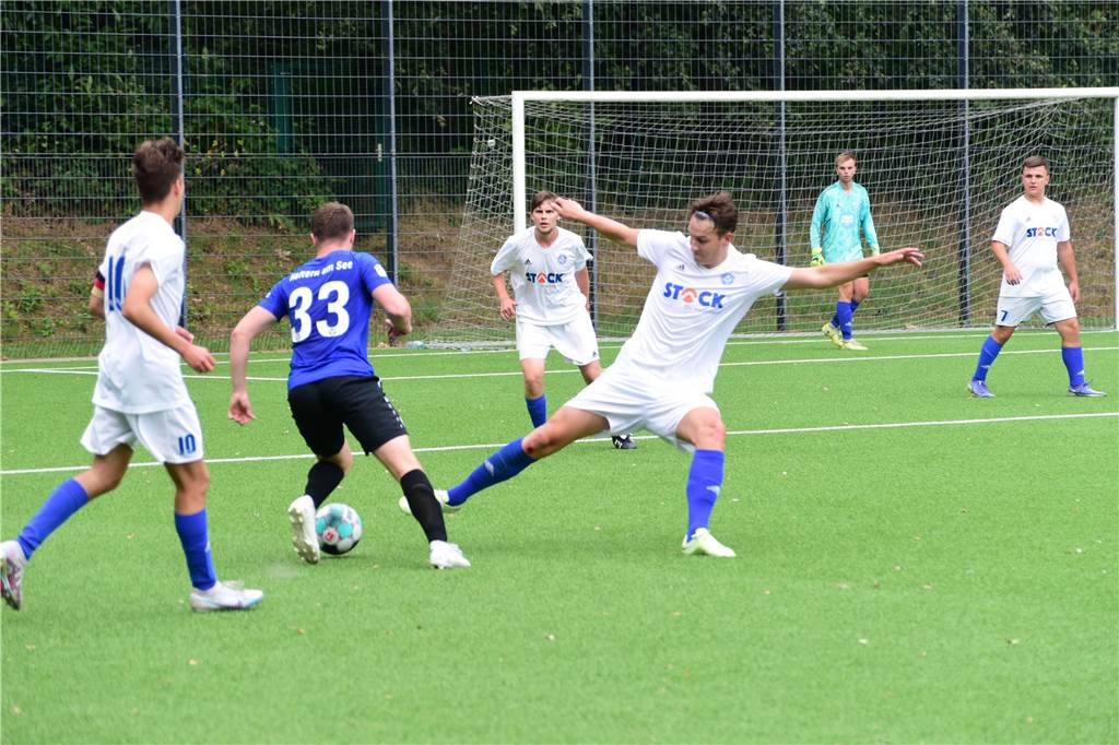 Bei der Stadtmeisterschaft der Reserven zogen am ersten Tag der TuS Haltern, SV Bossendorf, SV Lippramsdorf und Concordia Flaesheim ins Halbfinale ein. Jedes der acht Halterner Teams war am Samstag dreimal im Einsatz.