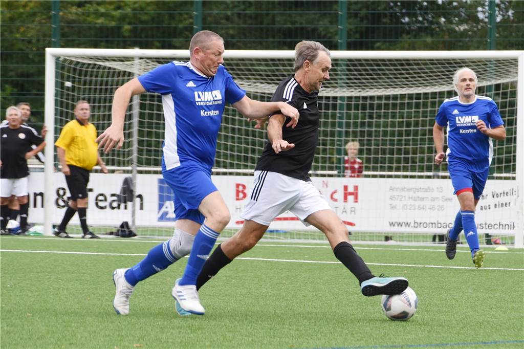 Bei der Ü40-Stadtmeisterschaft hat sich das Team des TuS Haltern im Elfmeterschießen gegen den TuS Sythen durchgesetzt und den Titel geholt.