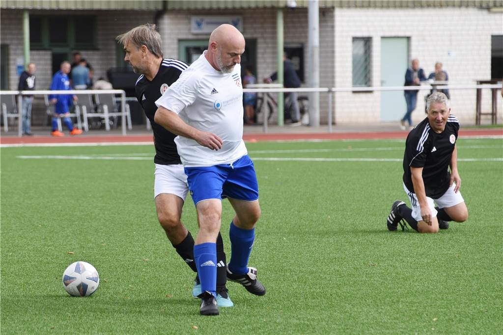 Bei der Ü40-Stadtmeisterschaft hat sich das Team des TuS Haltern im Elfmeterschießen gegen den TuS Sythen durchgesetzt und den Titel geholt.