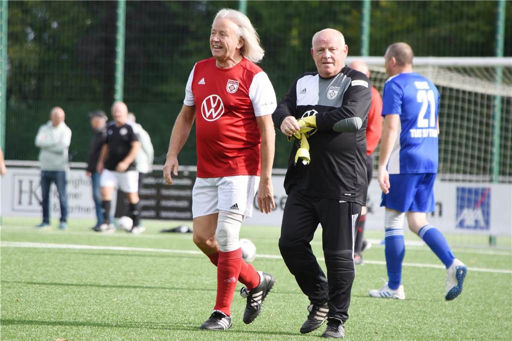 Bei der Ü40-Stadtmeisterschaft hat sich das Team des TuS Haltern im Elfmeterschießen gegen den TuS Sythen durchgesetzt und den Titel geholt.
