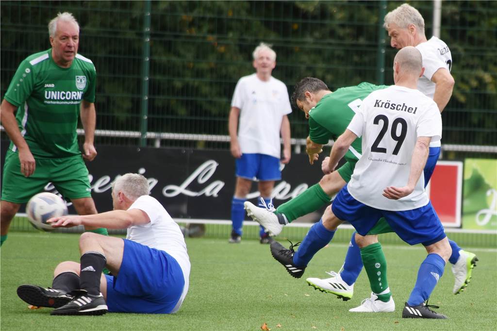 Bei der Ü40-Stadtmeisterschaft hat sich das Team des TuS Haltern im Elfmeterschießen gegen den TuS Sythen durchgesetzt und den Titel geholt.