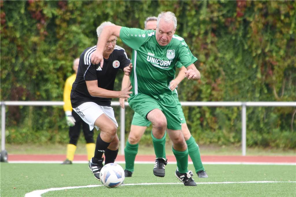 Bei der Ü40-Stadtmeisterschaft hat sich das Team des TuS Haltern im Elfmeterschießen gegen den TuS Sythen durchgesetzt und den Titel geholt.