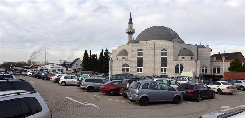 Auch Lüner Muslime wollen Flüchtlingen helfen Bei der Versorgung und Integration der Asylsuchenden will die Ditib-Selimiye-Moschee an der Roonstraße "noch stärker helfen".