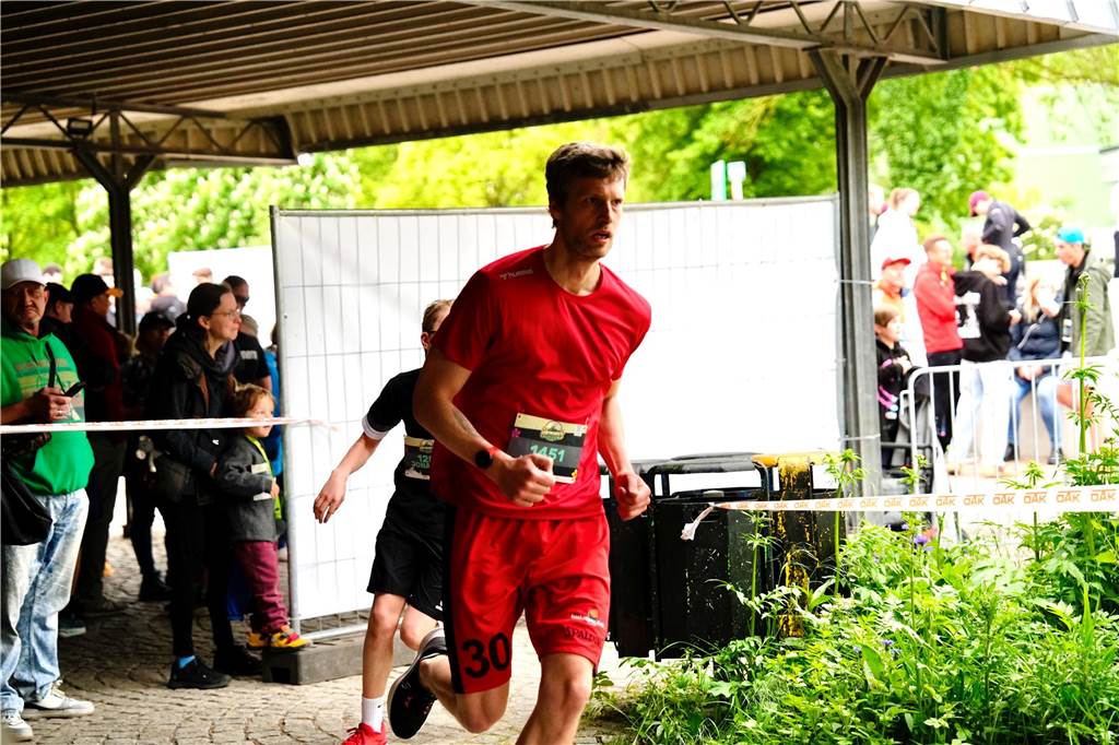 Bei Dortmunder Frühlingslauf im Revierpark Wischlingen waren am Sonntag viele Laufbegeisterte unterwegs.