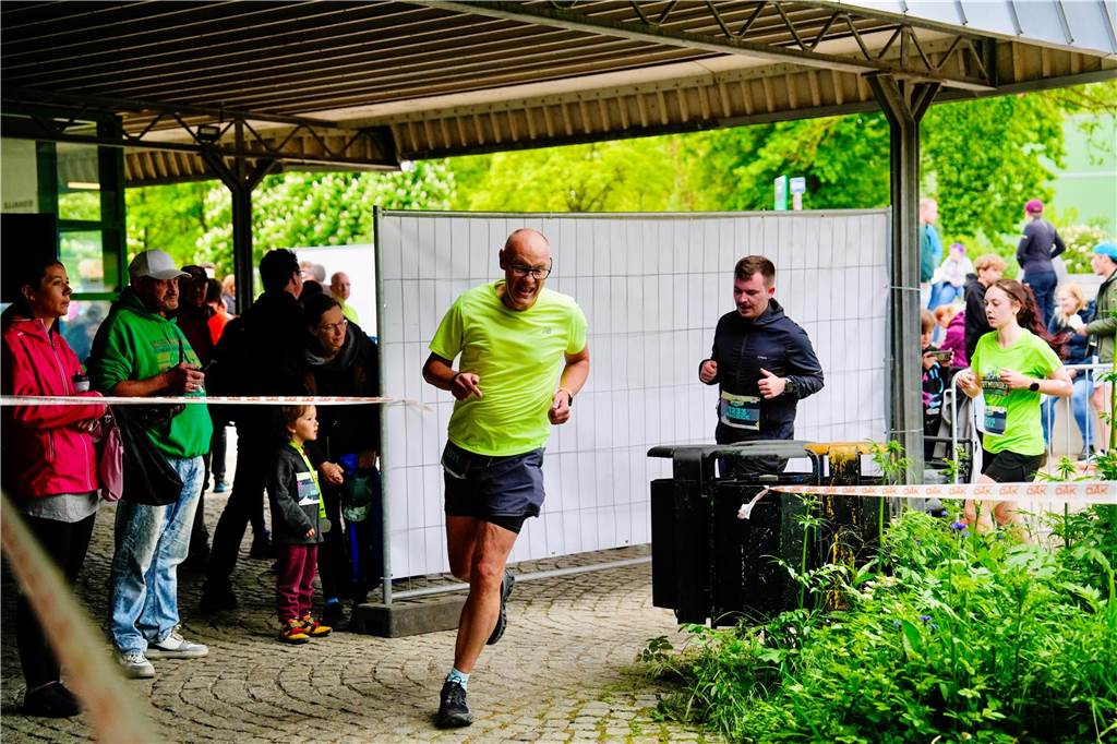 Bei Dortmunder Frühlingslauf im Revierpark Wischlingen waren am Sonntag viele Laufbegeisterte unterwegs.