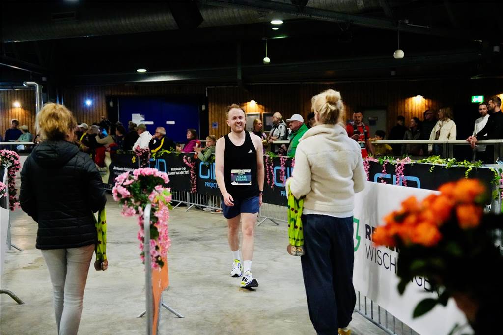 Bei Dortmunder Frühlingslauf im Revierpark Wischlingen waren am Sonntag viele Laufbegeisterte unterwegs.