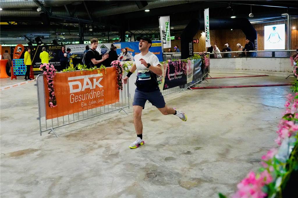 Bei Dortmunder Frühlingslauf im Revierpark Wischlingen waren am Sonntag viele Laufbegeisterte unterwegs.