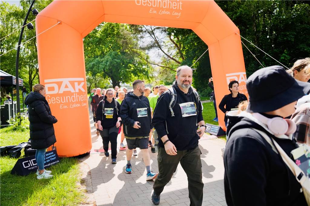 Bei Dortmunder Frühlingslauf im Revierpark Wischlingen waren am Sonntag viele Laufbegeisterte unterwegs.