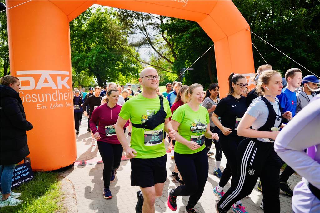 Bei Dortmunder Frühlingslauf im Revierpark Wischlingen waren am Sonntag viele Laufbegeisterte unterwegs.