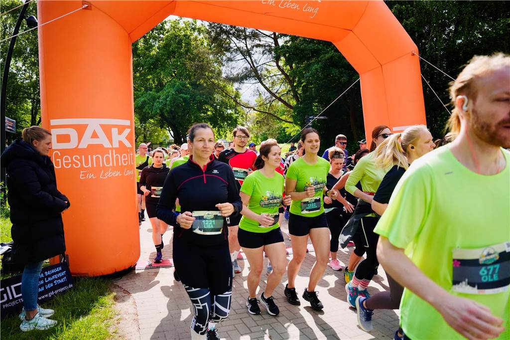 Bei Dortmunder Frühlingslauf im Revierpark Wischlingen waren am Sonntag viele Laufbegeisterte unterwegs.