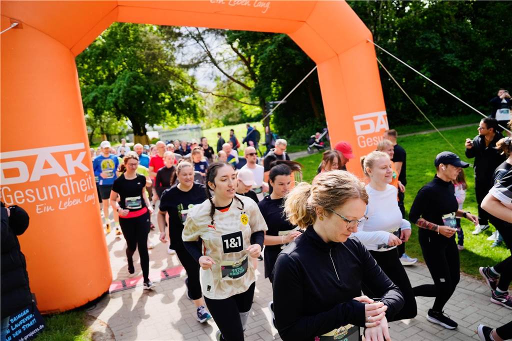 Bei Dortmunder Frühlingslauf im Revierpark Wischlingen waren am Sonntag viele Laufbegeisterte unterwegs.