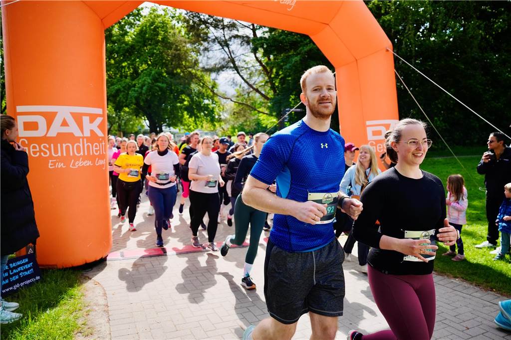 Bei Dortmunder Frühlingslauf im Revierpark Wischlingen waren am Sonntag viele Laufbegeisterte unterwegs.