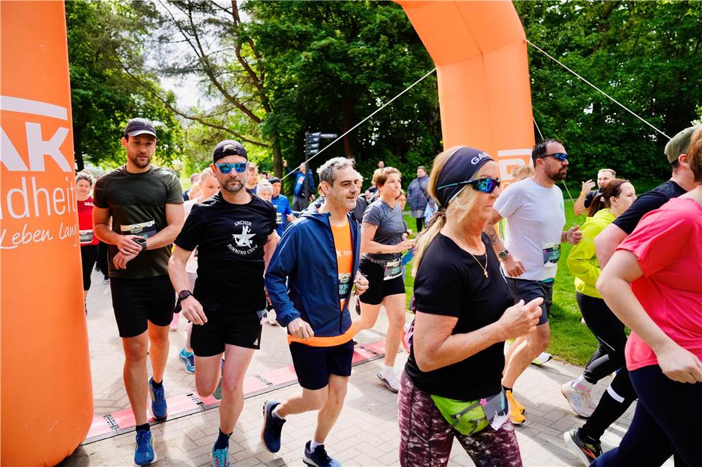 Bei Dortmunder Frühlingslauf im Revierpark Wischlingen waren am Sonntag viele Laufbegeisterte unterwegs.
