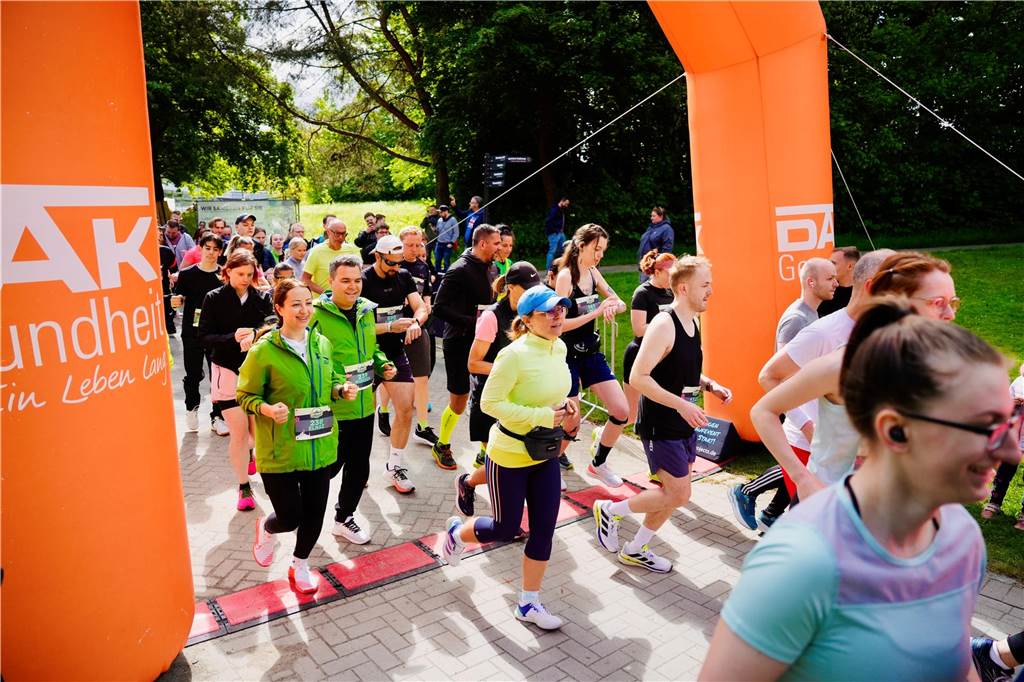 Bei Dortmunder Frühlingslauf im Revierpark Wischlingen waren am Sonntag viele Laufbegeisterte unterwegs.