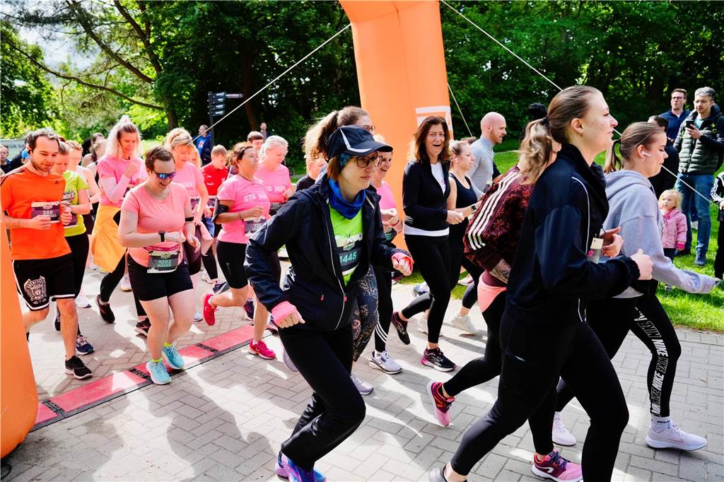 Bei Dortmunder Frühlingslauf im Revierpark Wischlingen waren am Sonntag viele Laufbegeisterte unterwegs.