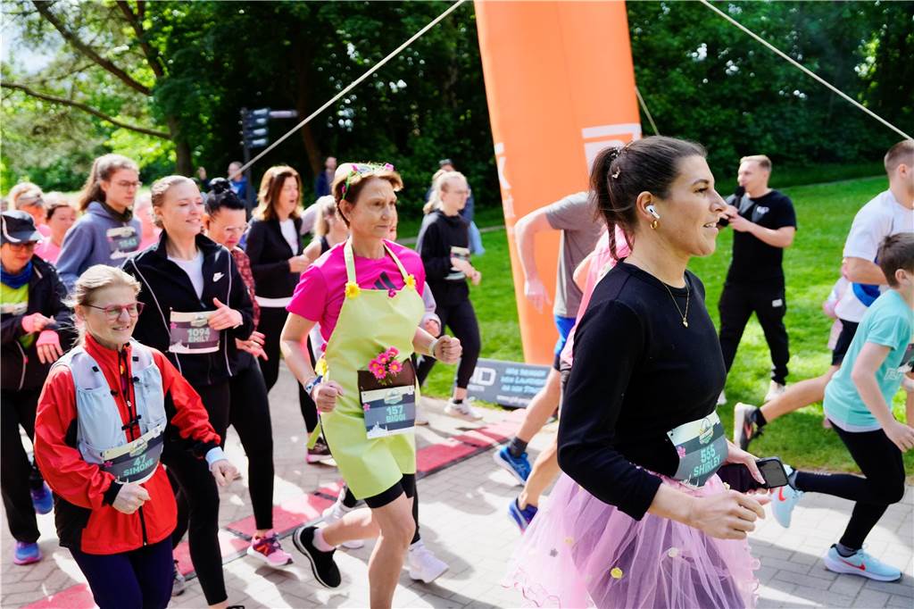 Bei Dortmunder Frühlingslauf im Revierpark Wischlingen waren am Sonntag viele Laufbegeisterte unterwegs.