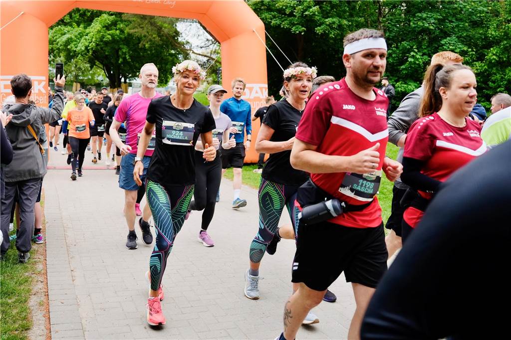 Bei Dortmunder Frühlingslauf im Revierpark Wischlingen waren am Sonntag viele Laufbegeisterte unterwegs.
