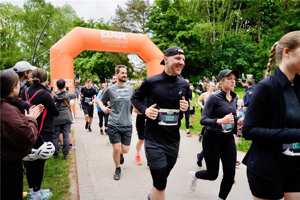 Bei Dortmunder Frühlingslauf im Revierpark Wischlingen waren am Sonntag viele Laufbegeisterte unterwegs.