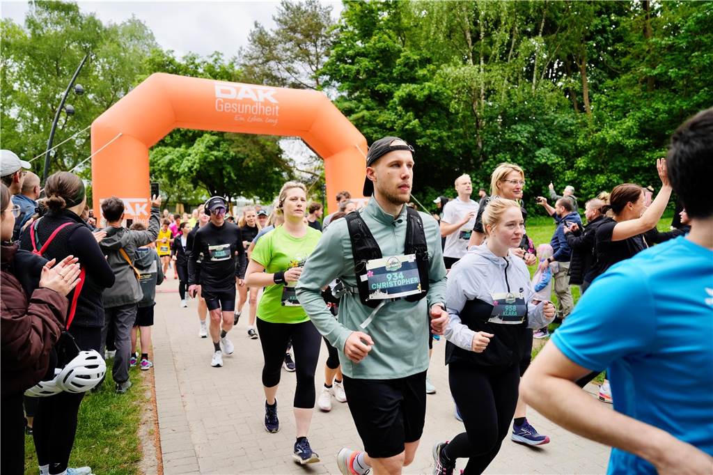Bei Dortmunder Frühlingslauf im Revierpark Wischlingen waren am Sonntag viele Laufbegeisterte unterwegs.