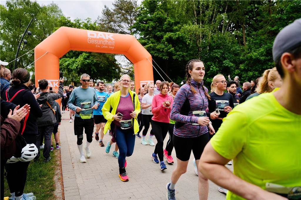 Bei Dortmunder Frühlingslauf im Revierpark Wischlingen waren am Sonntag viele Laufbegeisterte unterwegs.