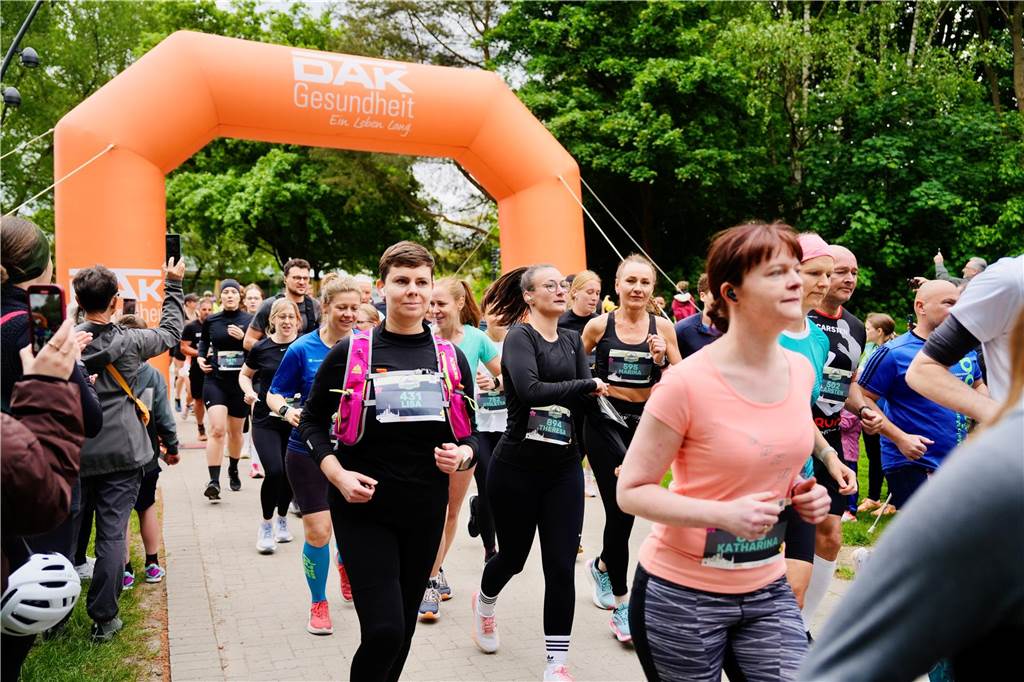 Bei Dortmunder Frühlingslauf im Revierpark Wischlingen waren am Sonntag viele Laufbegeisterte unterwegs.