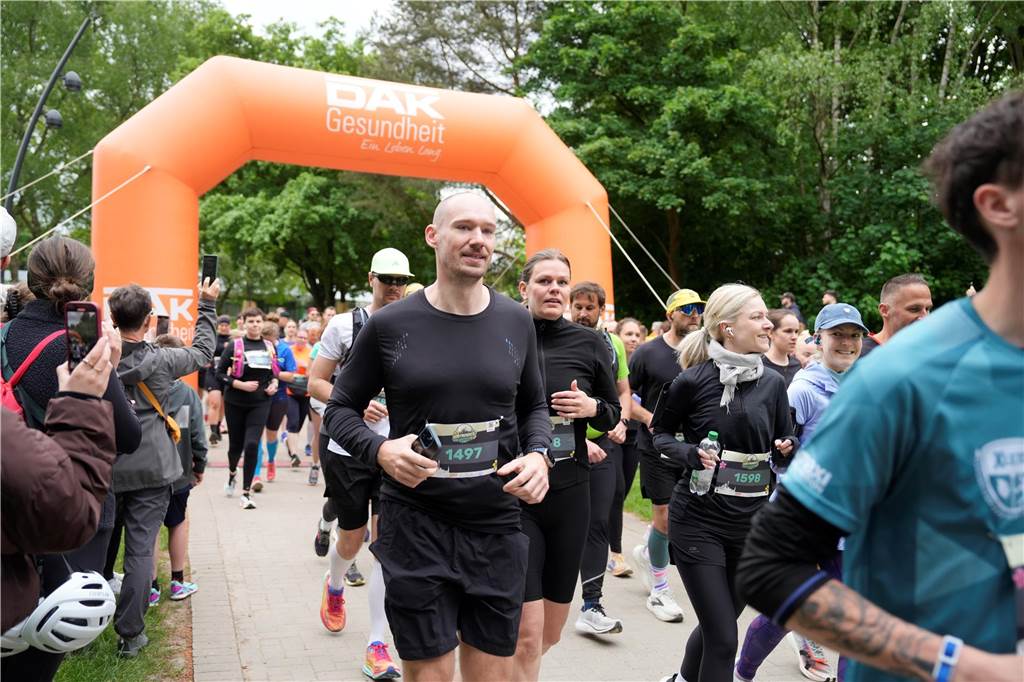 Bei Dortmunder Frühlingslauf im Revierpark Wischlingen waren am Sonntag viele Laufbegeisterte unterwegs.