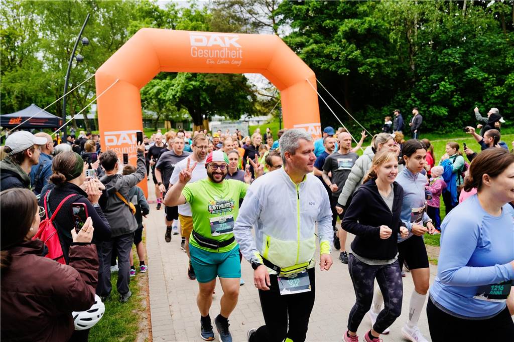 Bei Dortmunder Frühlingslauf im Revierpark Wischlingen waren am Sonntag viele Laufbegeisterte unterwegs.