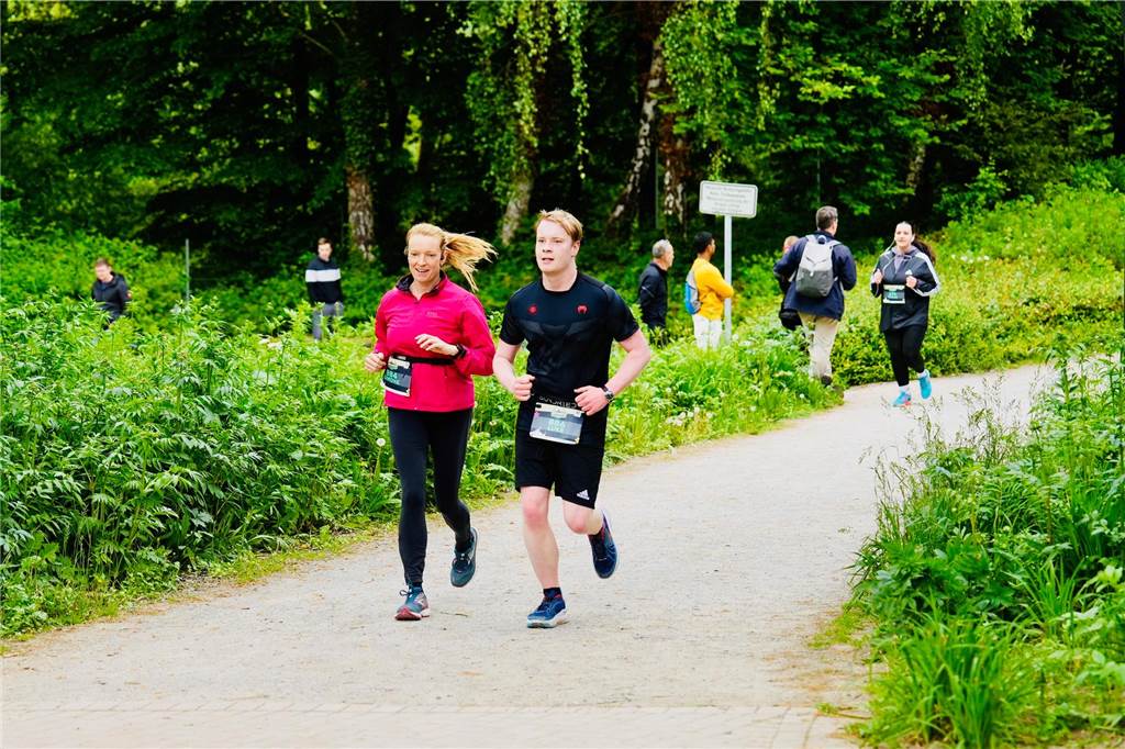 Bei Dortmunder Frühlingslauf im Revierpark Wischlingen waren am Sonntag viele Laufbegeisterte unterwegs.