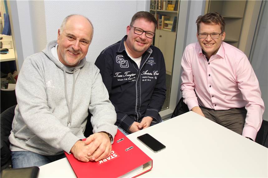 SPD-Ortsverein Nordkirchen wählt seine Kandidaten für die Kommunalwahl Bei einem Besuch in der Redaktion in Vor-Corona-Zeiten ist dieses Bild vom SPD-Fraktionsvorsitzenden Gereon Stierl (v. l.), dem ehemaligen Vorsitzenden Torsten Möller und dem neuen SPD-Ortsvereins-Vorsitzende Carsten Sprung entstanden: Der SPD-Ortsverein wählt am 8. Juni seine Kandidaten für die anstehende Kommunalwahl.