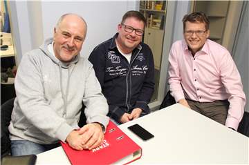 Bei einem Besuch in der Redaktion in Vor-Corona-Zeiten ist dieses Bild vom SPD-Fraktionsvorsitzenden Gereon Stierl (v. l.), dem ehemaligen Vorsitzenden Torsten Möller und dem neuen SPD-Ortsvereins-Vorsitzende Carsten Sprung entstanden: Der SPD-Ortsverein wählt am 8. Juni seine Kandidaten für die anstehende Kommunalwahl.