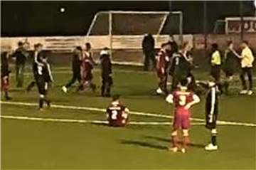 Bei einem Dortmunder Kreisliga-Spiel kam es zu einem Spielabbruch.