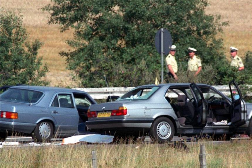 Gladbecker Geiselgangster Rösner will in offenen Vollzug Bei einem Geiseldrama im Jahr 1988 wurde der Fluchtwagen gestoppt. Foto: Franz-Peter Tschauner/Archiv