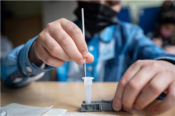 Bei einem Selbsttest in der Peter-Weiss-Gesamtschule Unna fiel auf, dass sich eine Person mit dem Coronavirus infiziert hat.