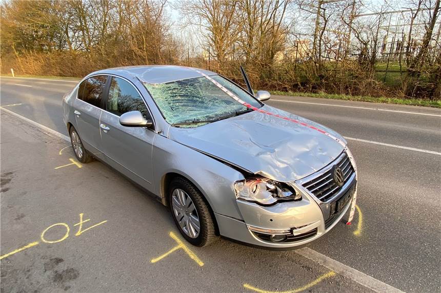 Schwerer Unfall kurz vor Brambauer: Mann stirbt noch am Unfallort Bei einem Unfall auf der Oberlipper Straße ist am Dienstag ein Mann ums Leben gekommen.