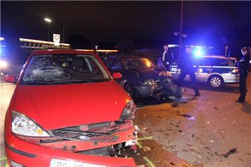 Bei einem Unfall auf der Rüschebrinkstraße nahm eine 20-jährige Dortmunderin im roten Ford einem 36-Jährigen die Vorfahrt.