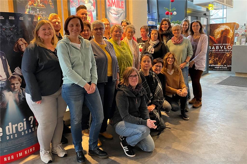 Weil Sprache der Schlüssel zur Welt ist: Sprach-Kitas in NRW Bei einer Abschluss Veranstaltung des Förderprogramms trafen sich die Fachkräfte und Leitungskräfte der 17 Sprach-Kitas mit Rita Telöken im Cinema Ahaus.