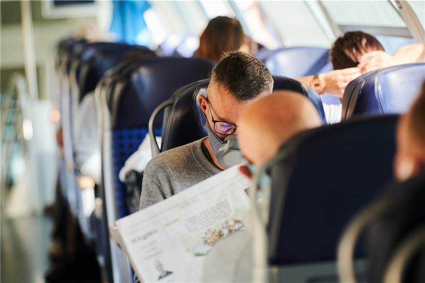 Masken-Kontrollaktion in NRW: Viele jüngere Menschen ohne Maske unterwegs Bei einer groß angelegten Aktion haben am Montag die Behörden in NRW die Einhaltung der Maskenpflicht kontrolliert.