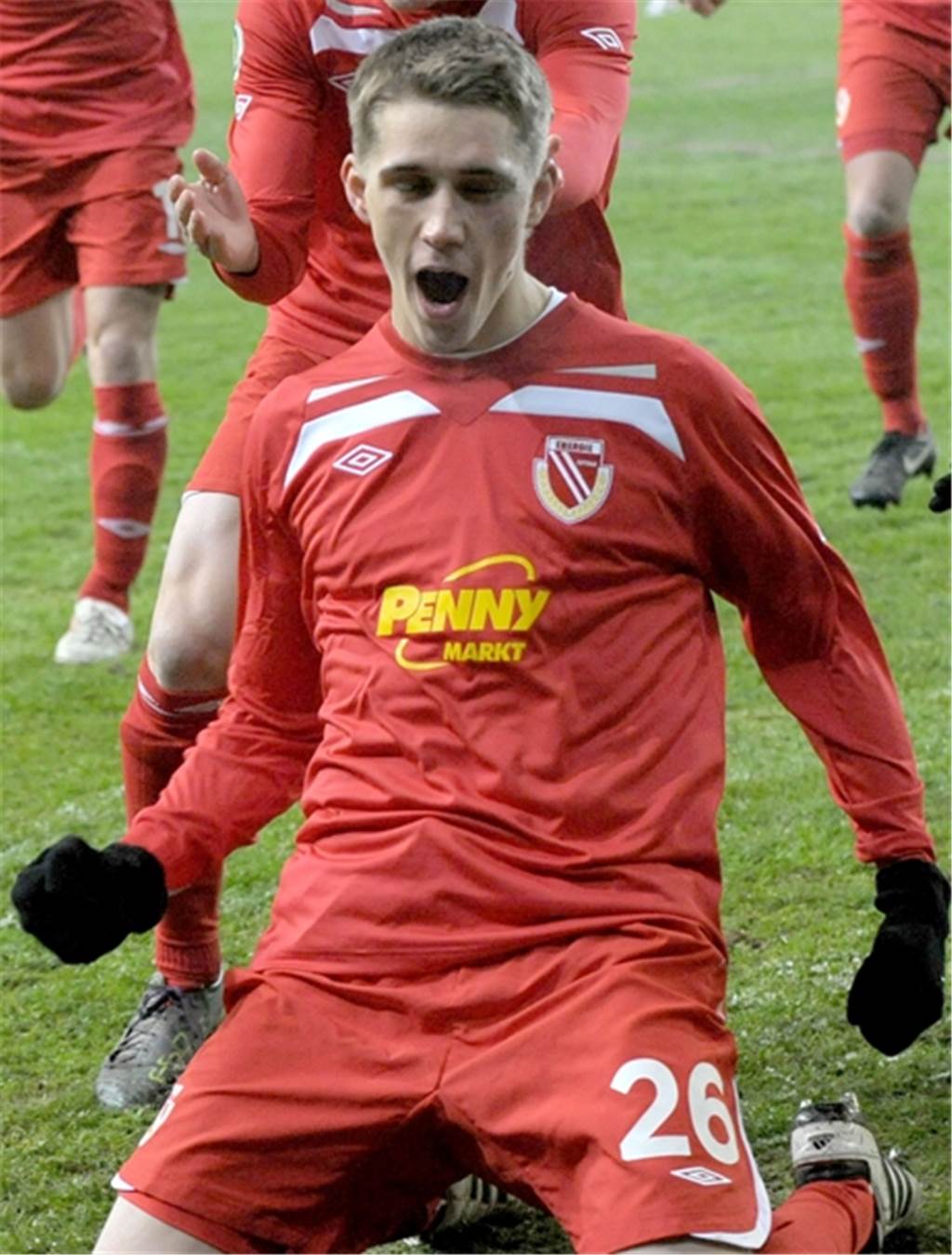 Nils Petersen vor Spiel gegen den BVB: Das ist „meine größte Motivation“ Bei Energie Cottbus machte Nils Petersen in der zweiten Liga auf sich aufmerksam. 2011 klopften die Bayern an und verpflichteten den damals 22-Jährigen.