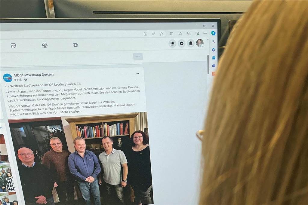 Marler Hotelbetreiber ist Vorstandsmitglied in der neuen AfD Haltern Blick am Computer auf die Facebook-Seite des AfD-Stadtverbands mit einem Foto des ersten Vorstands