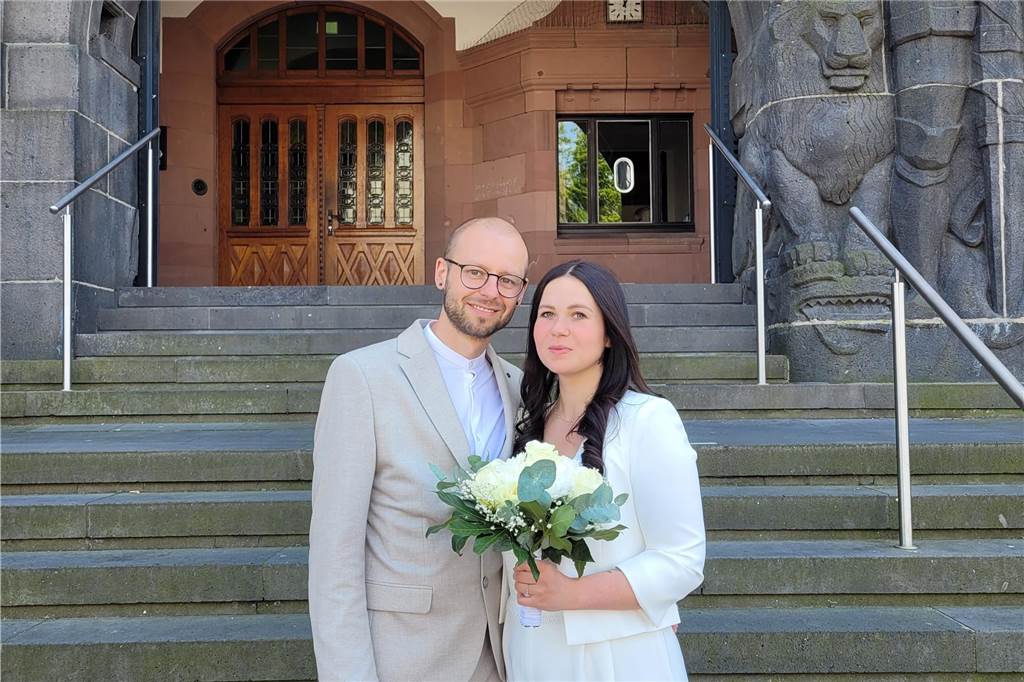 Auf einer Party fing alles an: Christoph Steffen und Melissa Tasche ließen sich im Recklinghäuser Rathaus trauen.