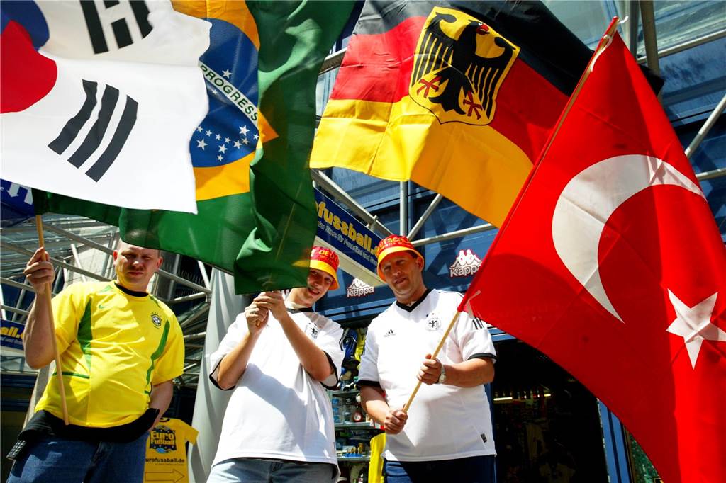 Bei Fußballspielen kommen Gäste - je nach Turnier - aus der ganzen Welt. Übers Jahr gesehen kommen die weitaus meisten Besucher aus England, darunter viele BVB-Fans.